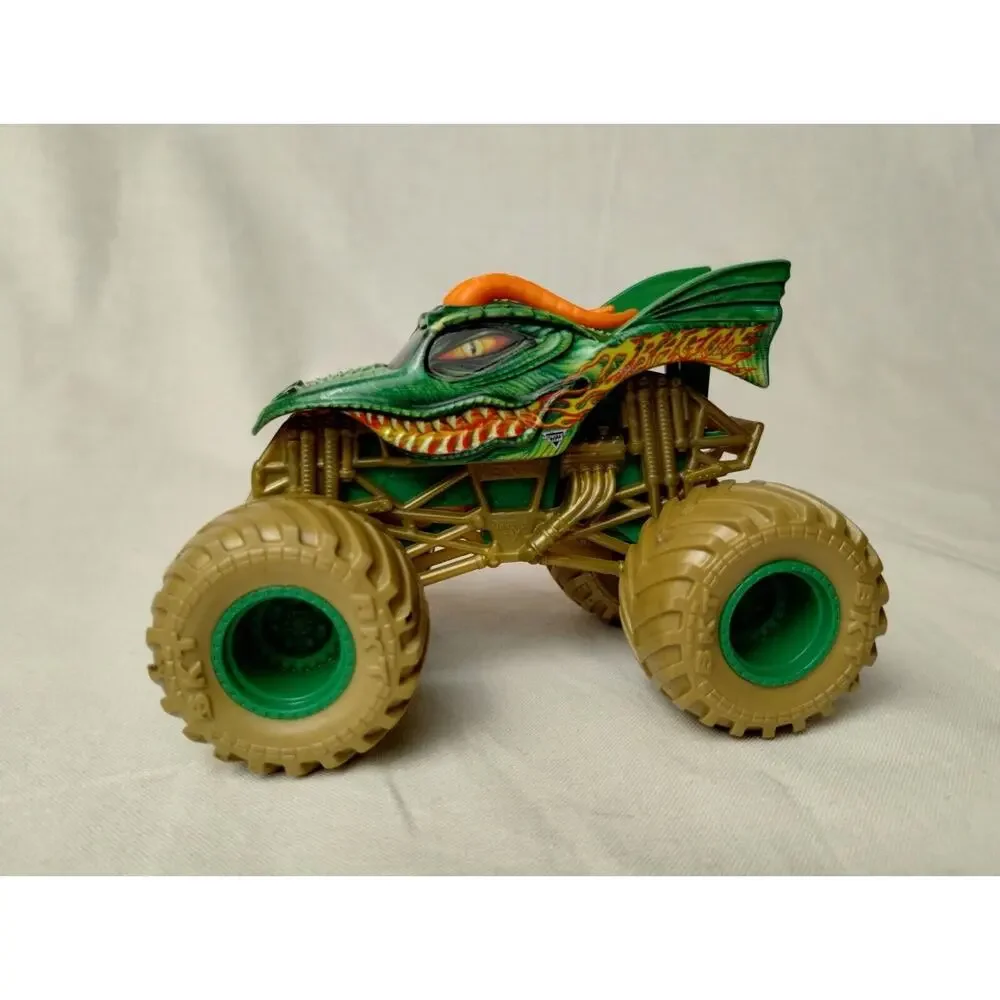 DRAGON MONSTER JAM POWER BEASTS TRUCK TARGET EXCLUSIVE GOLD TIRES 1:64 2020
